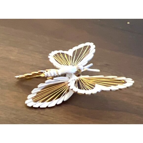 Monet Butterfly Brooch White Gold Vintage Unique Light Discreetly Elegant - Picture 10 of 13